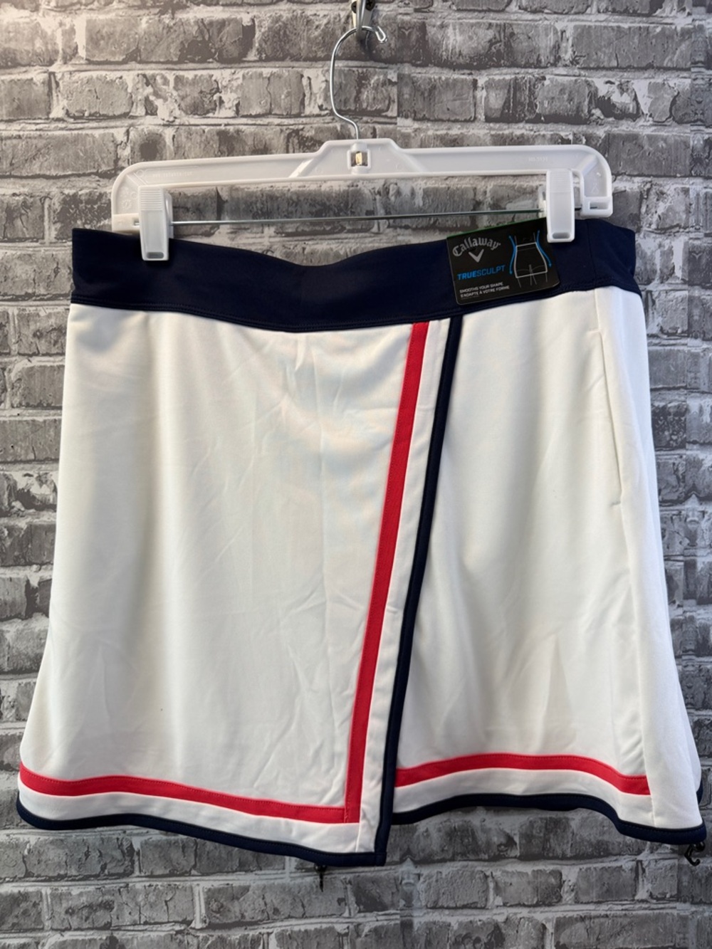NWT Callaway White Tennis Skort with Navy Waistband and‎ Red Stripe